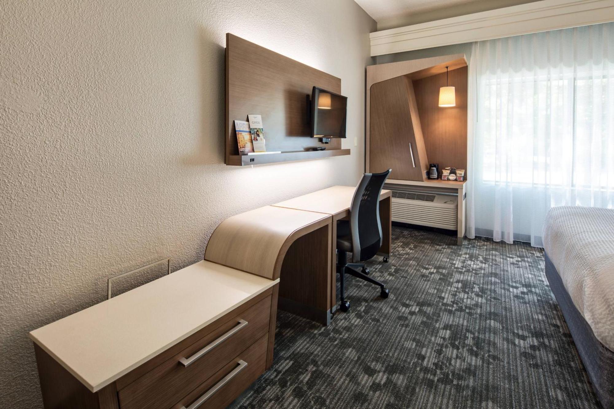 Courtyard By Marriott Rock Hill Hotel Buitenkant foto